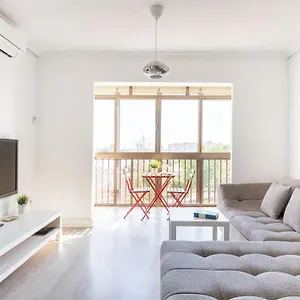 https://apartamento-moderno-y-luminoso-muy-bien-comunicado.es-andalucia.com